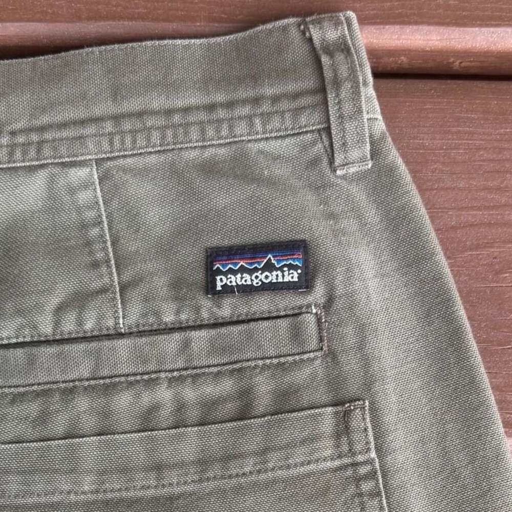 Patagonia Organic Cotton Green Canvas Utility Cargo Shorts Men's Size 32